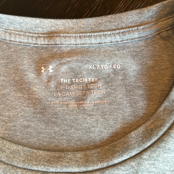 Under Armour Shirt - Picture 2 of 3